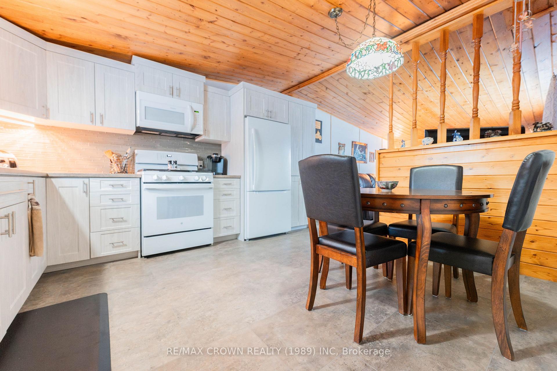 Photo 7 of Unit Val Rita, 9 Du Parc Avenue, Kapuskasing — HOMEH