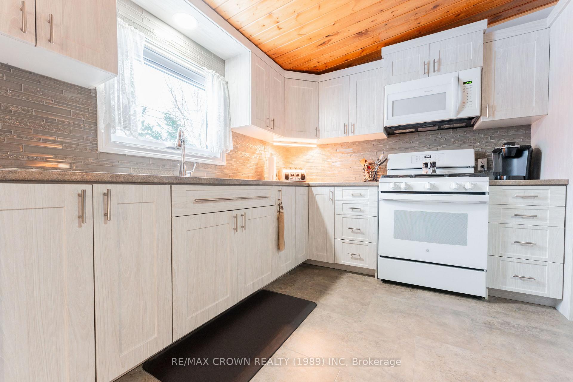 Photo 8 of Unit Val Rita, 9 Du Parc Avenue, Kapuskasing — HOMEH