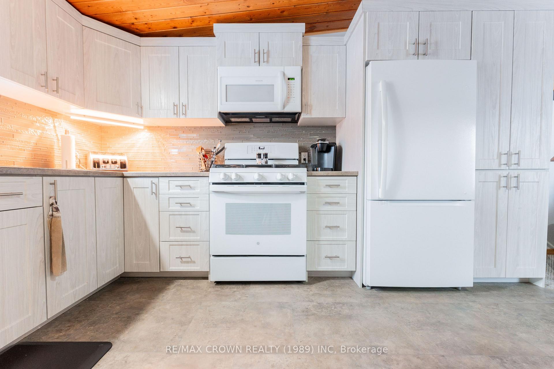 Photo 9 of Unit Val Rita, 9 Du Parc Avenue, Kapuskasing — HOMEH