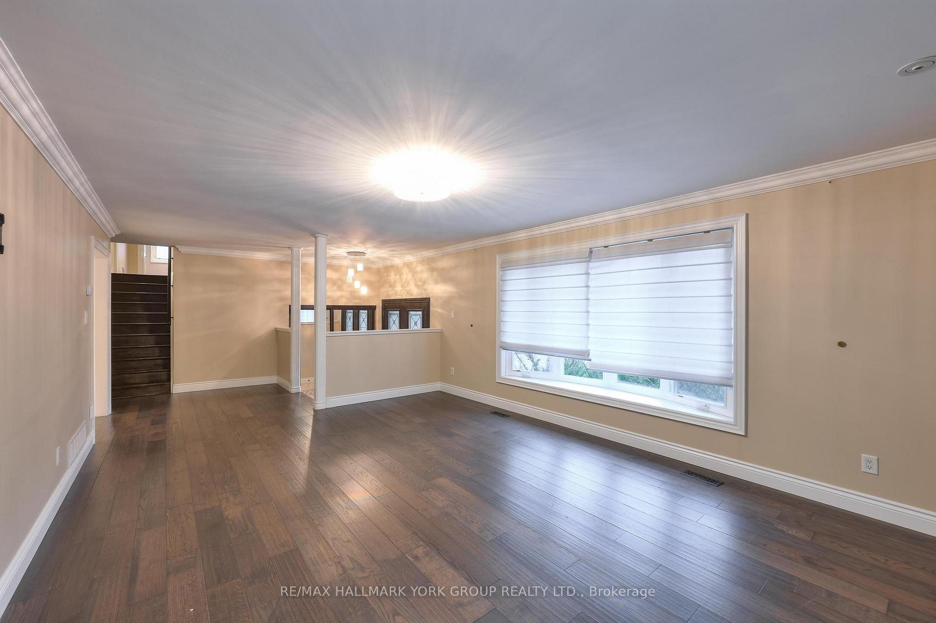 Photo 5 of 225 Patricia Drive, King, King City — HOMEH