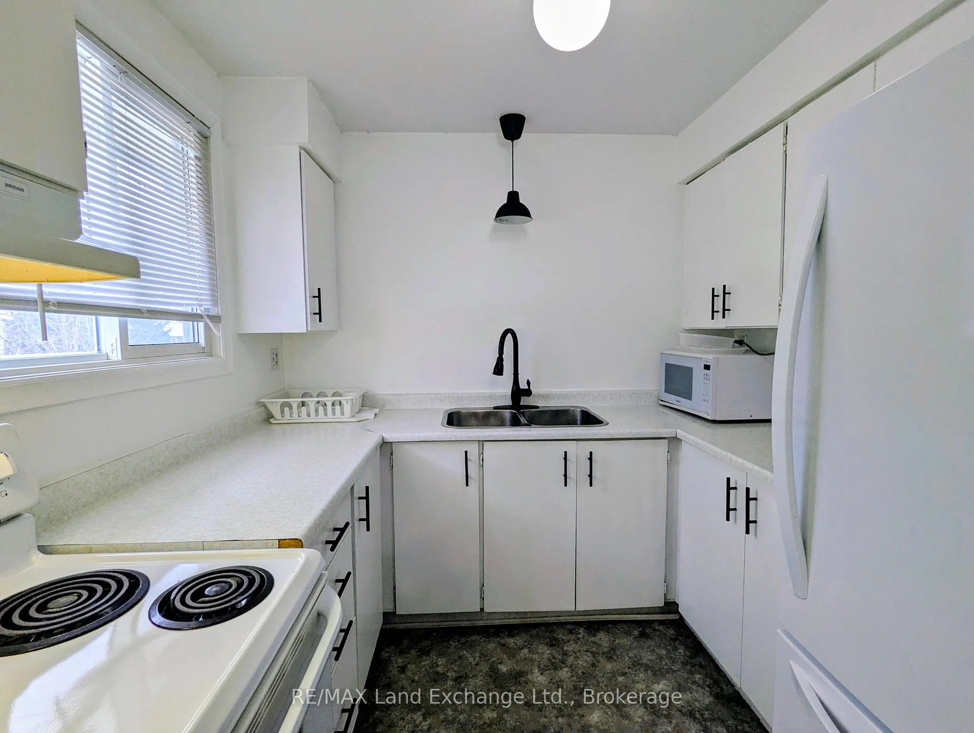 Photo 4 of 630 Hunter Street, Kincardine — HOMEH