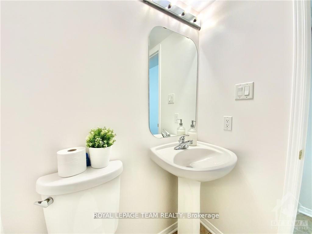 Photo 4 of 64 Tobermory Crescent, Ottawa, Kanata - Morgan's Grant/South March — HOMEH