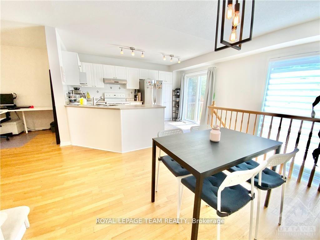 Photo 5 of 64 Tobermory Crescent, Ottawa, Kanata - Morgan's Grant/South March — HOMEH