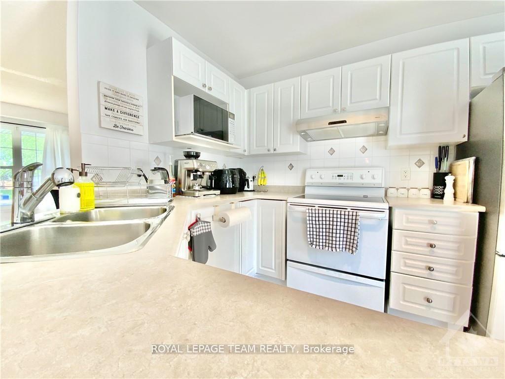 Photo 8 of 64 Tobermory Crescent, Ottawa, Kanata - Morgan's Grant/South March — HOMEH