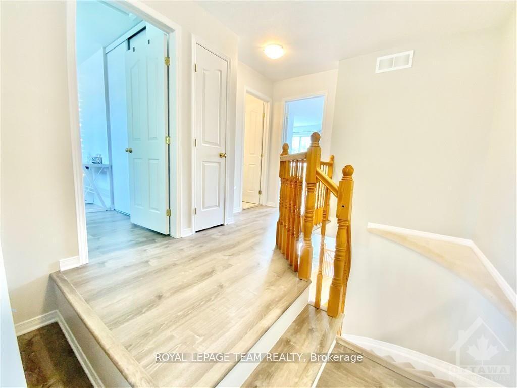 Photo 11 of 64 Tobermory Crescent, Ottawa, Kanata - Morgan's Grant/South March — HOMEH