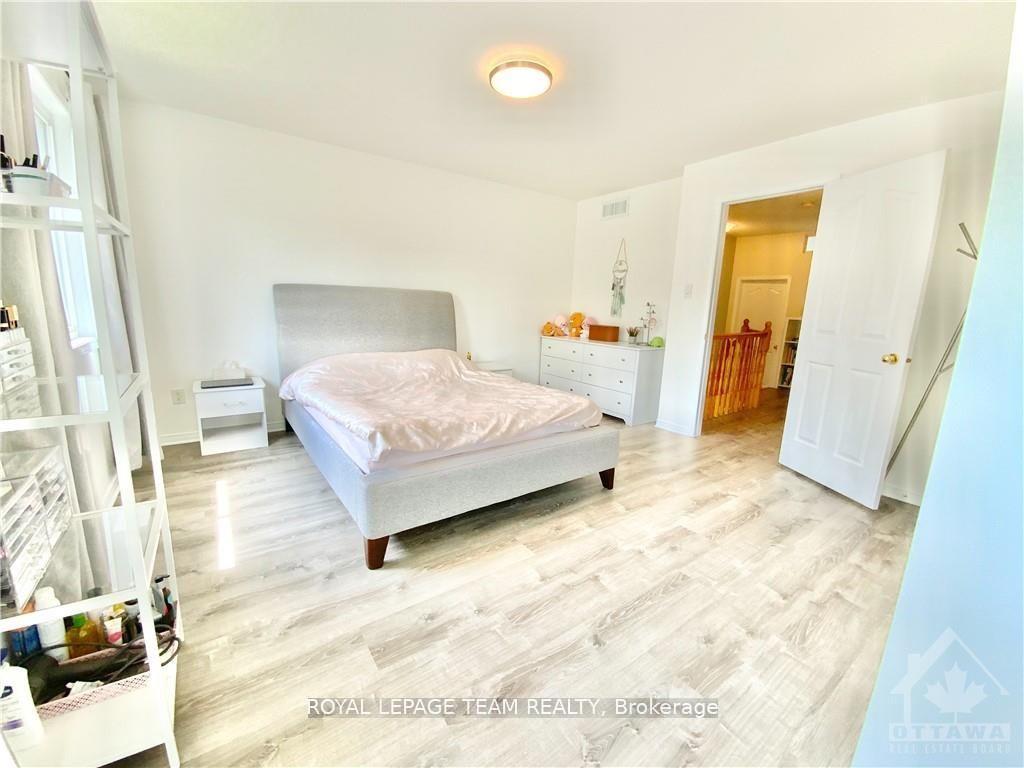 Photo 13 of 64 Tobermory Crescent, Ottawa, Kanata - Morgan's Grant/South March — HOMEH