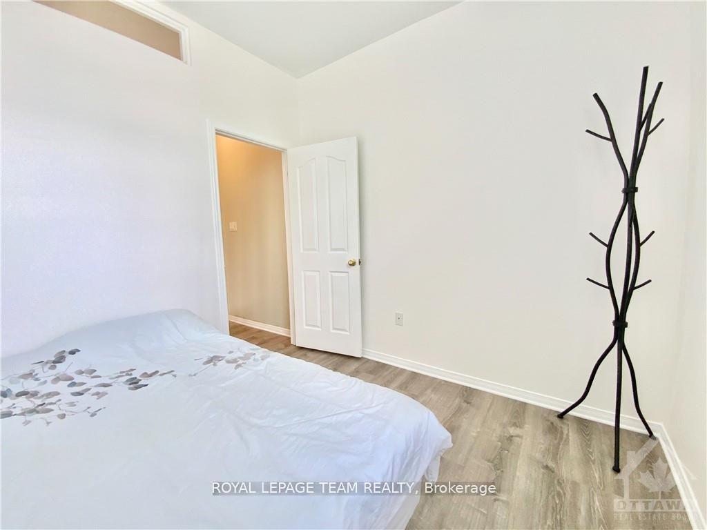 Photo 19 of 64 Tobermory Crescent, Ottawa, Kanata - Morgan's Grant/South March — HOMEH