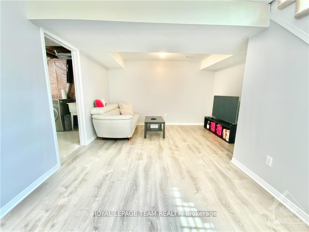 Photo 25 of 64 Tobermory Crescent, Ottawa, Kanata - Morgan's Grant/South March — HOMEH