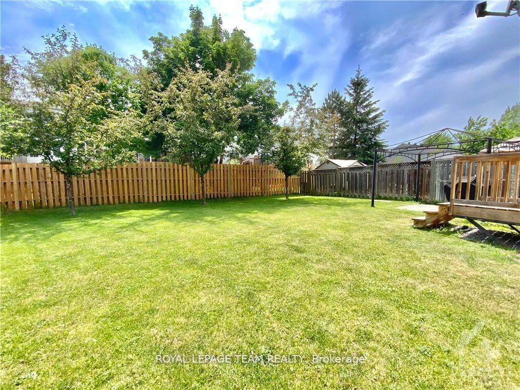 Photo 30 of 64 Tobermory Crescent, Ottawa, Kanata - Morgan's Grant/South March — HOMEH