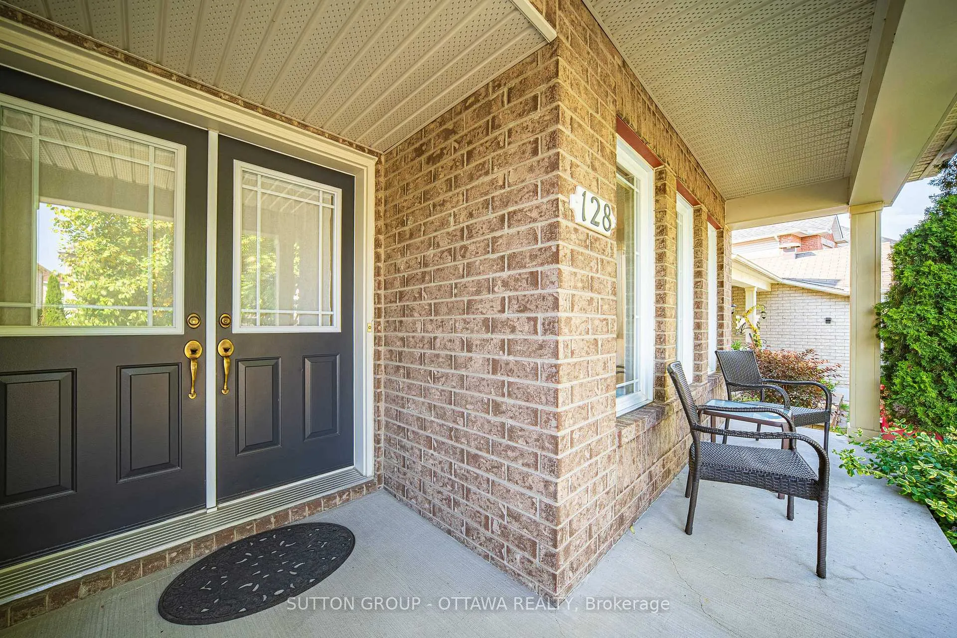 Photo 3 of 128 Annapolis Circle, Ottawa, Hunt Club — HOMEH
