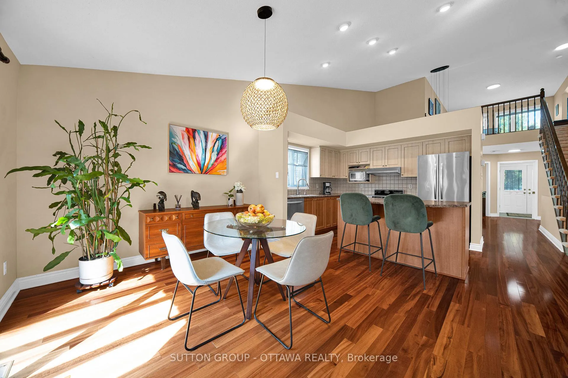 Photo 4 of 128 Annapolis Circle, Ottawa, Hunt Club — HOMEH