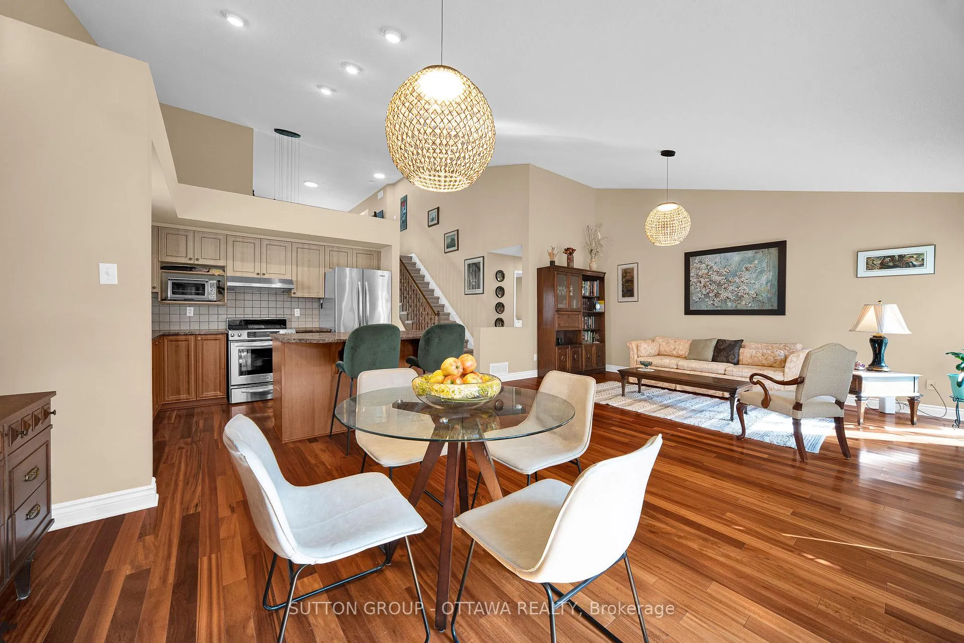 Photo 6 of 128 Annapolis Circle, Ottawa, Hunt Club — HOMEH