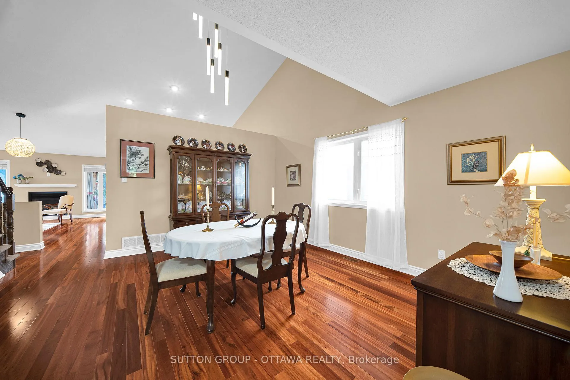 Photo 9 of 128 Annapolis Circle, Ottawa, Hunt Club — HOMEH