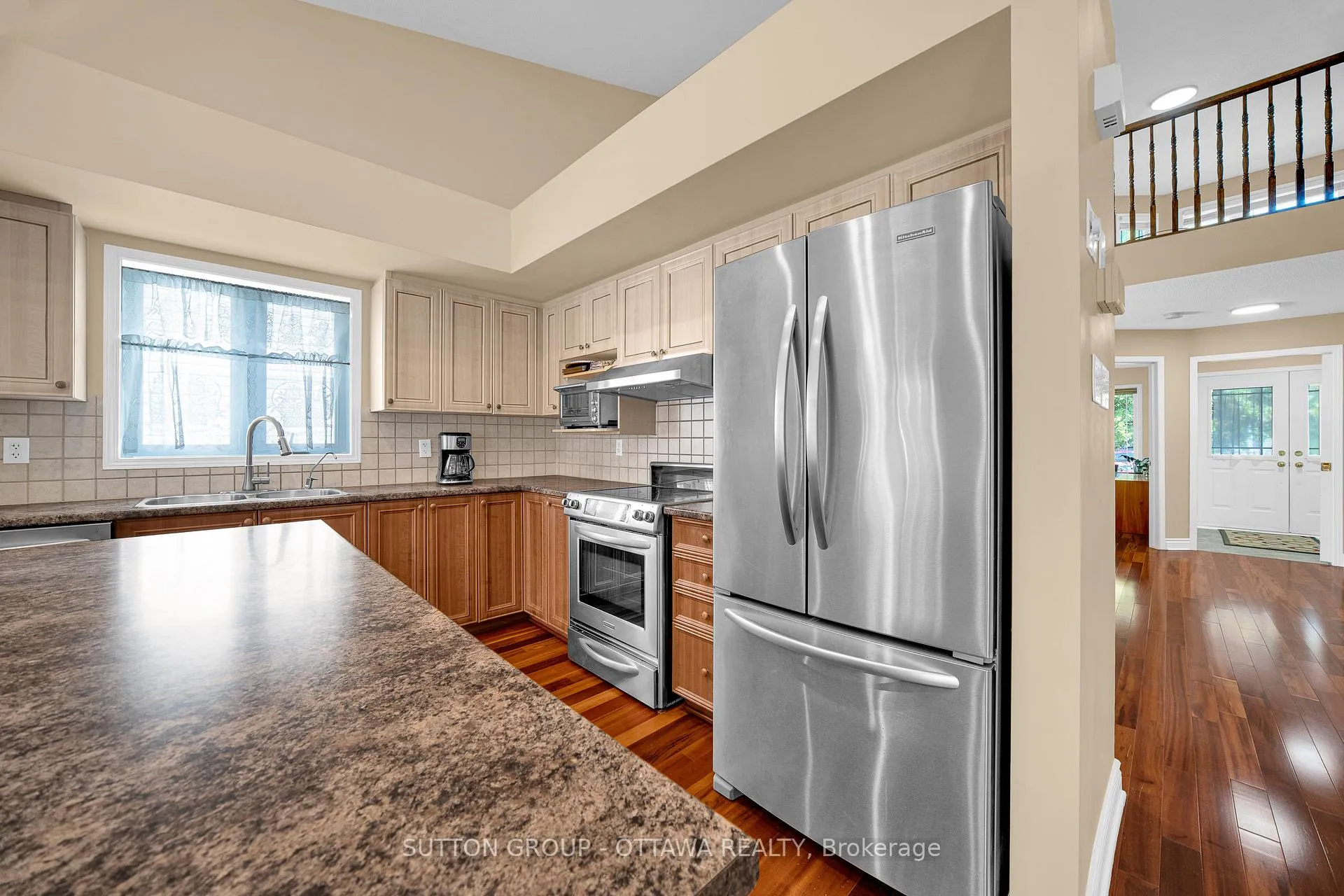 Photo 15 of 128 Annapolis Circle, Ottawa, Hunt Club — HOMEH