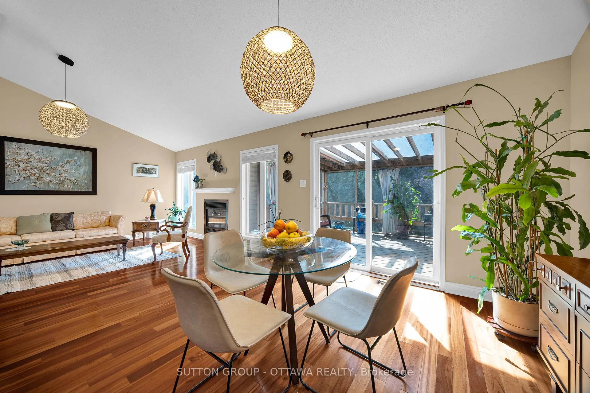 Photo 18 of 128 Annapolis Circle, Ottawa, Hunt Club — HOMEH