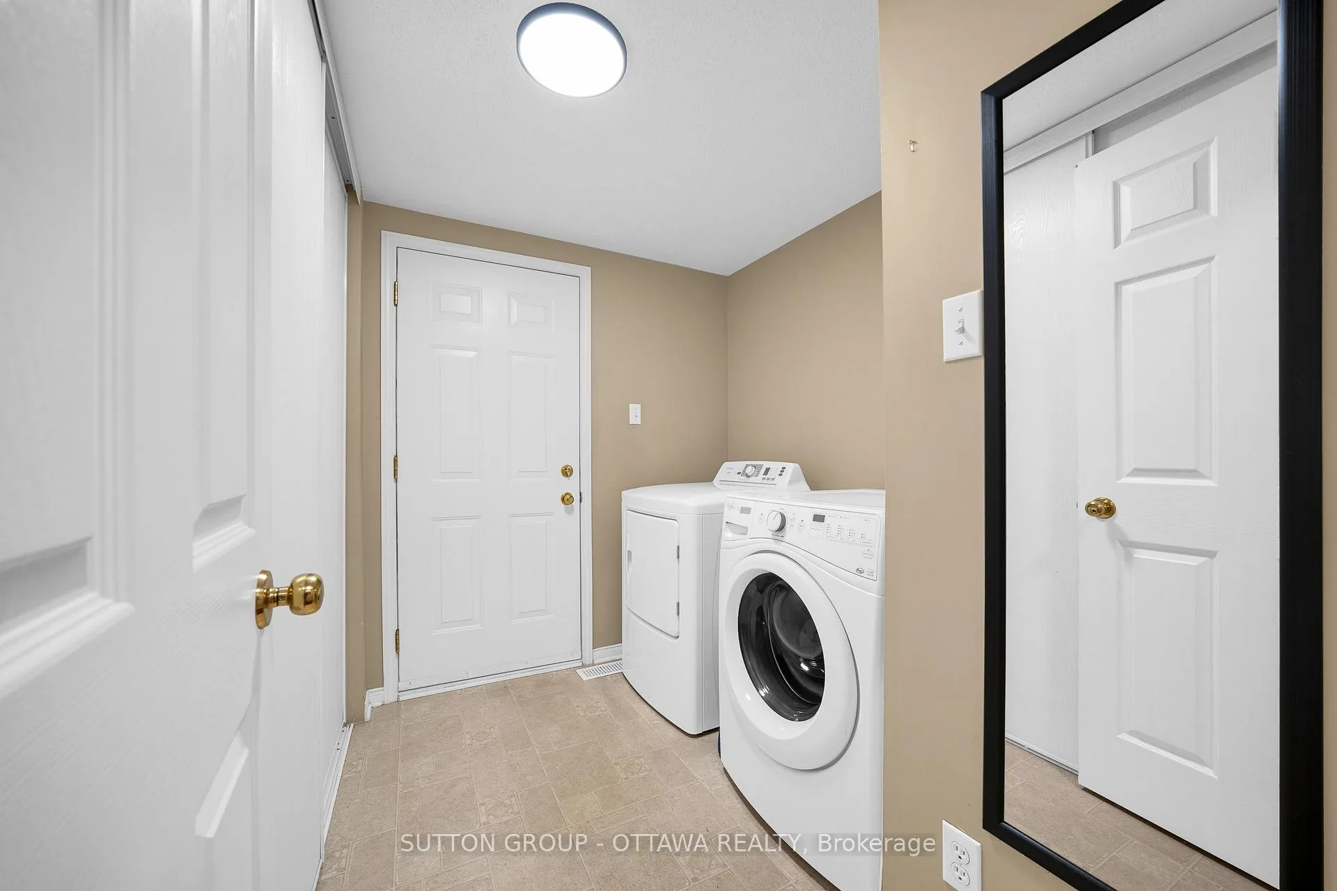 Photo 30 of 128 Annapolis Circle, Ottawa, Hunt Club — HOMEH