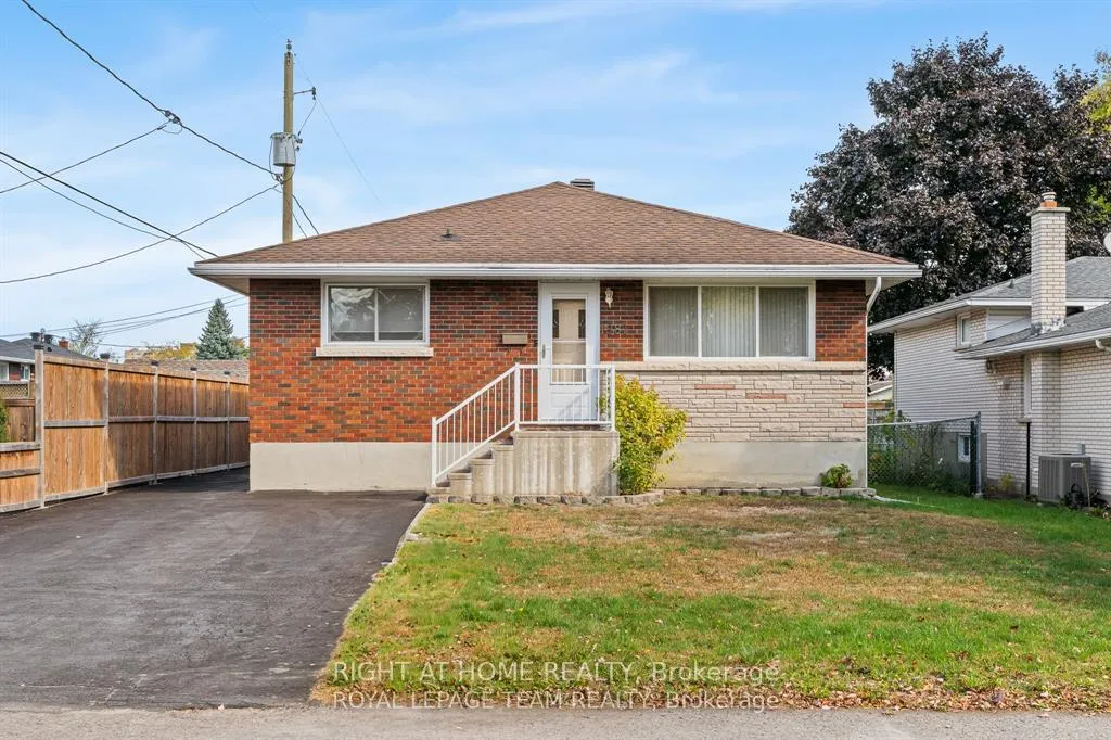 Front of 1987 Cochrane Street