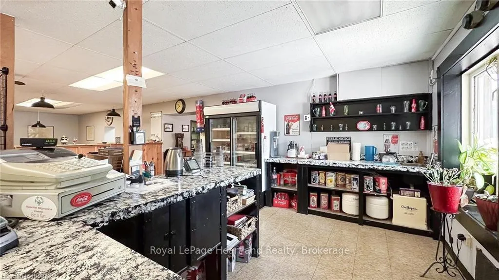 Photo 14 of 3064 Patrick Street, Howick — HOMEH