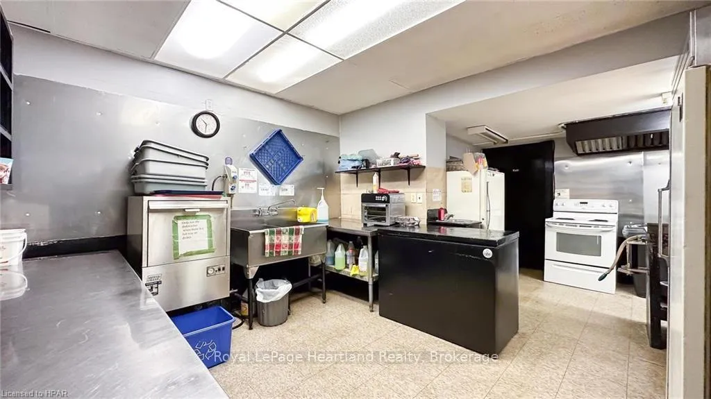 Photo 17 of 3064 Patrick Street, Howick — HOMEH