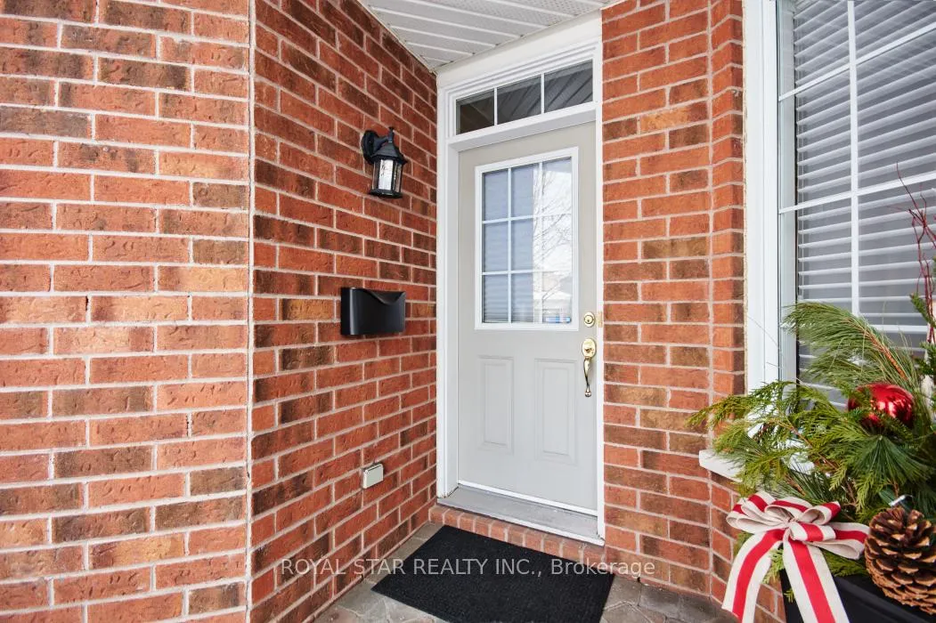 Photo 4 of 38 Rialto Way, Ottawa, Hunt Club Park/Greenboro — HOMEH
