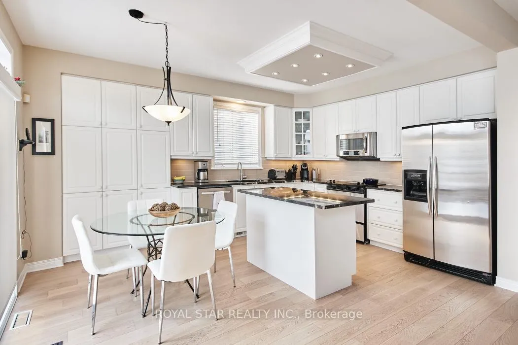 Photo 19 of 38 Rialto Way, Ottawa, Hunt Club Park/Greenboro — HOMEH