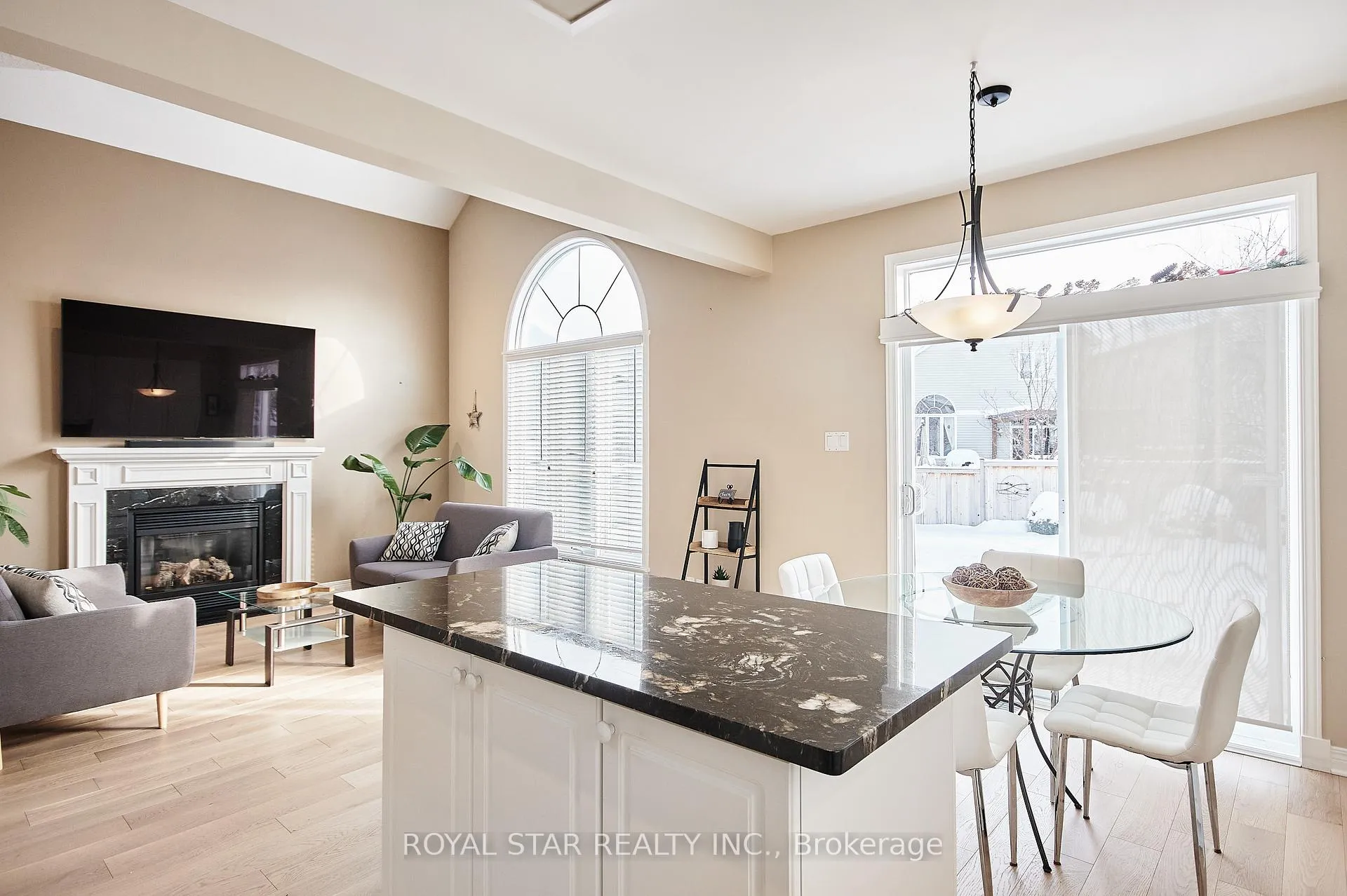 Photo 21 of 38 Rialto Way, Ottawa, Hunt Club Park/Greenboro — HOMEH