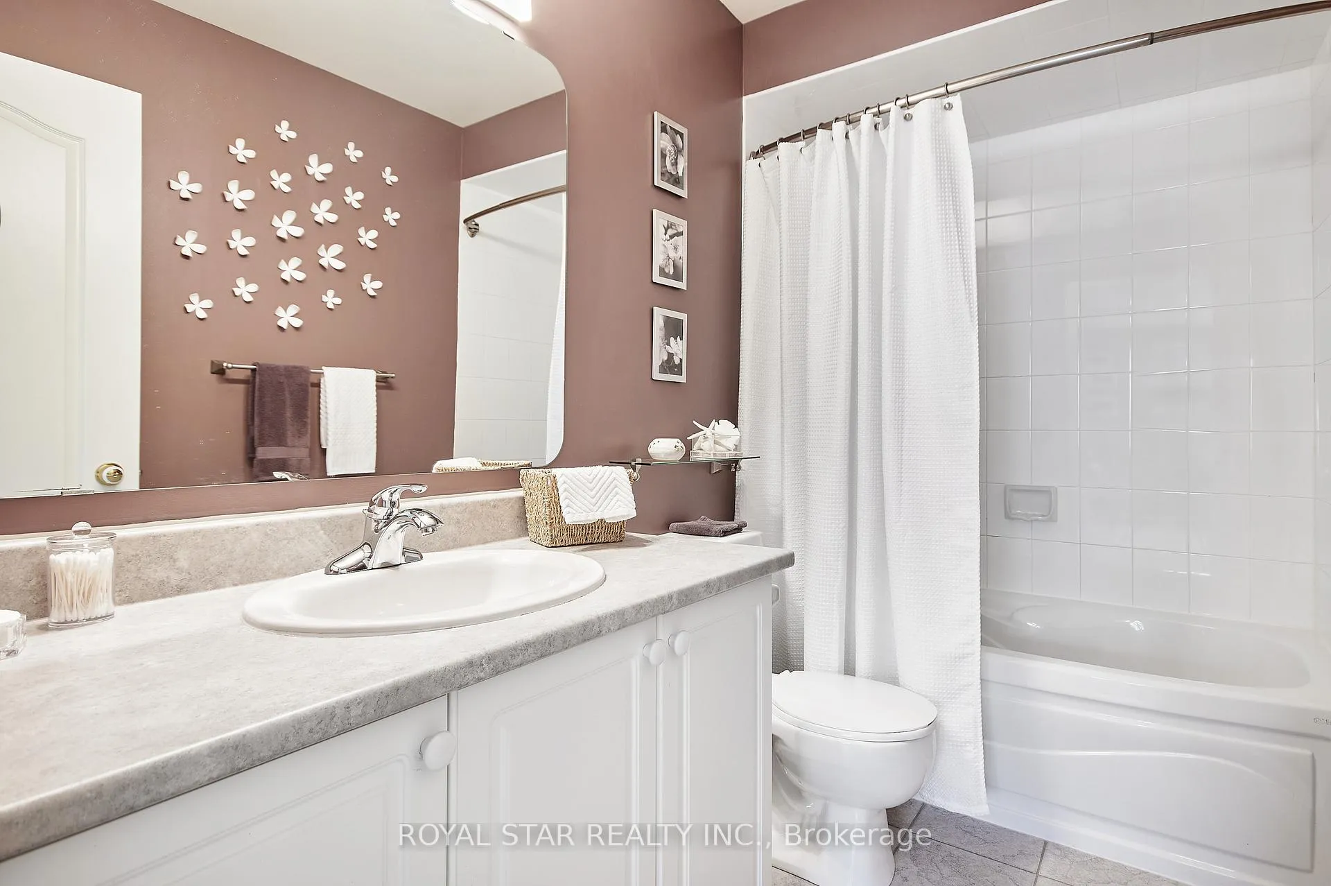 Photo 34 of 38 Rialto Way, Ottawa, Hunt Club Park/Greenboro — HOMEH