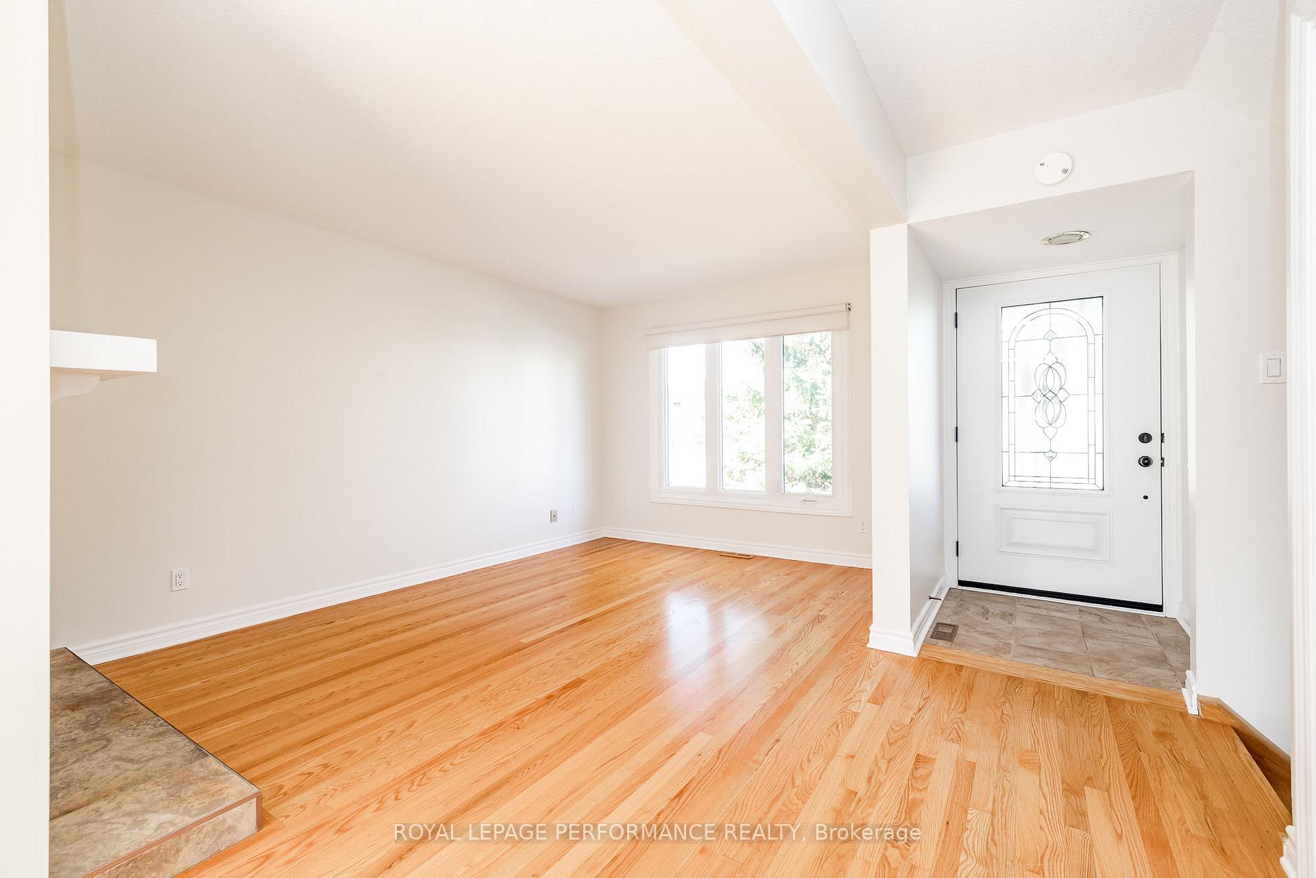 Photo 4 of 53 Sample Road, Ottawa, Hunt Club — HOMEH