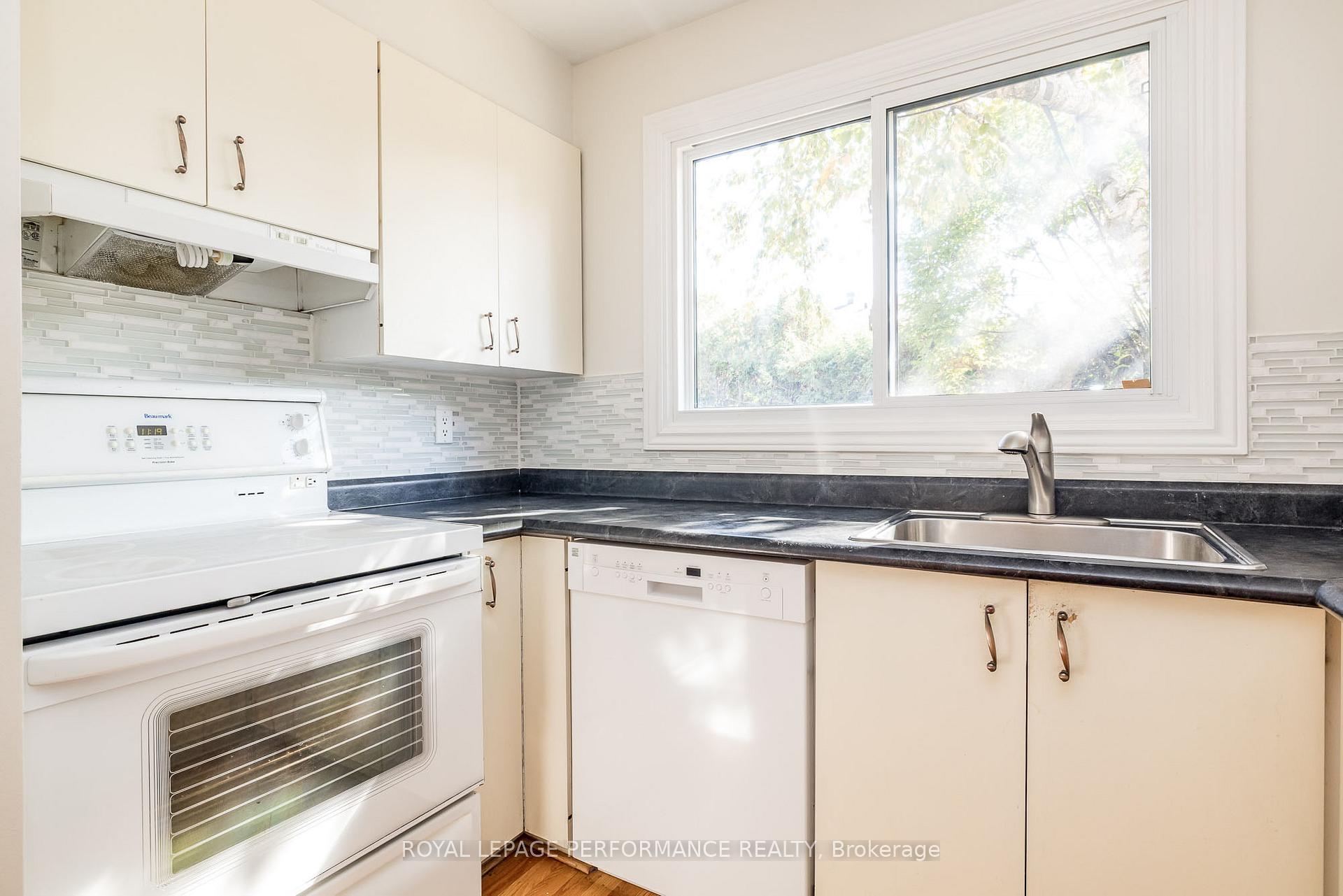 Photo 11 of 53 Sample Road, Ottawa, Hunt Club — HOMEH