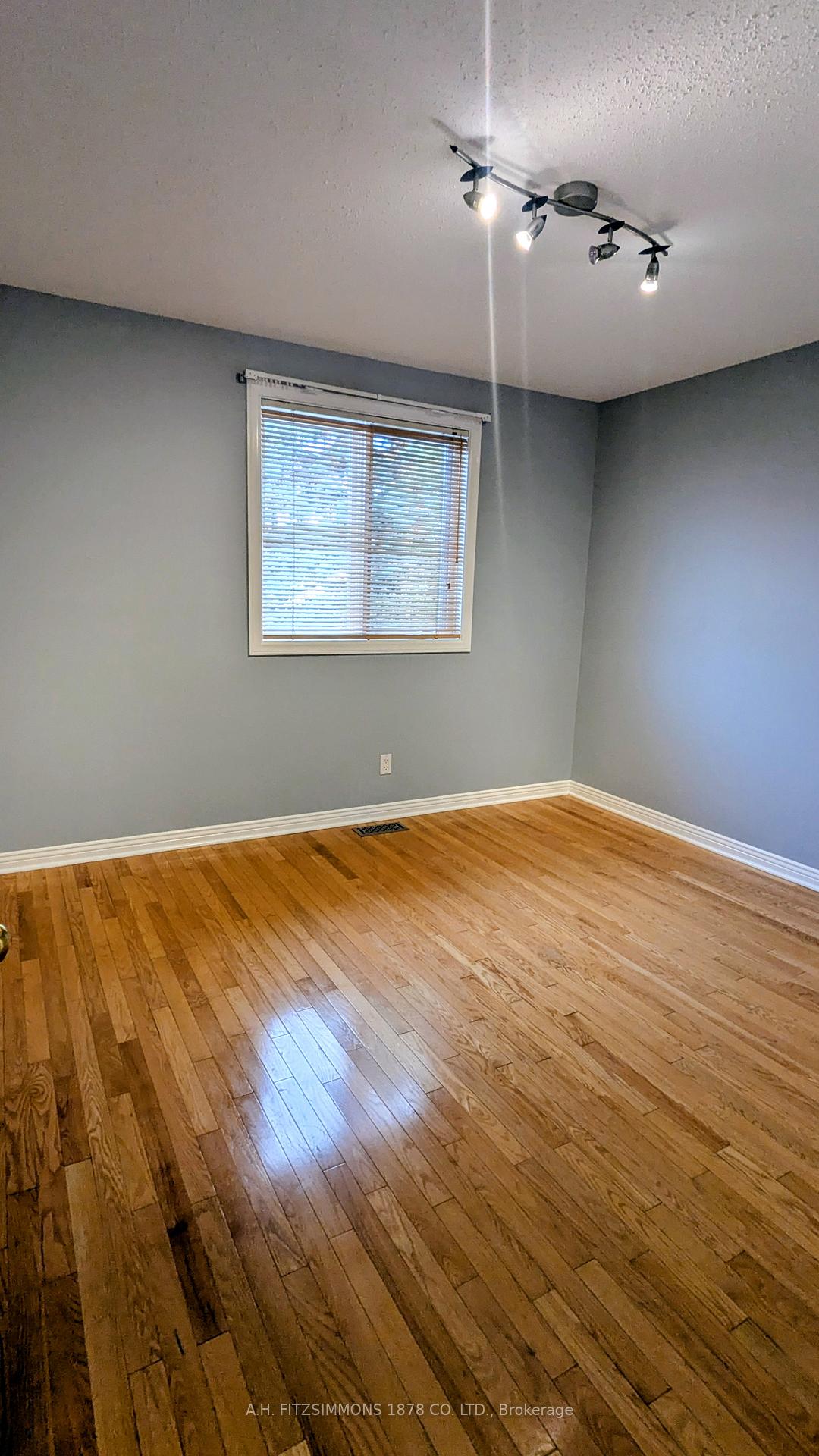 Photo 10 of 6 Pattermead Crescent, Ottawa, Hunt Club/Western Community — HOMEH