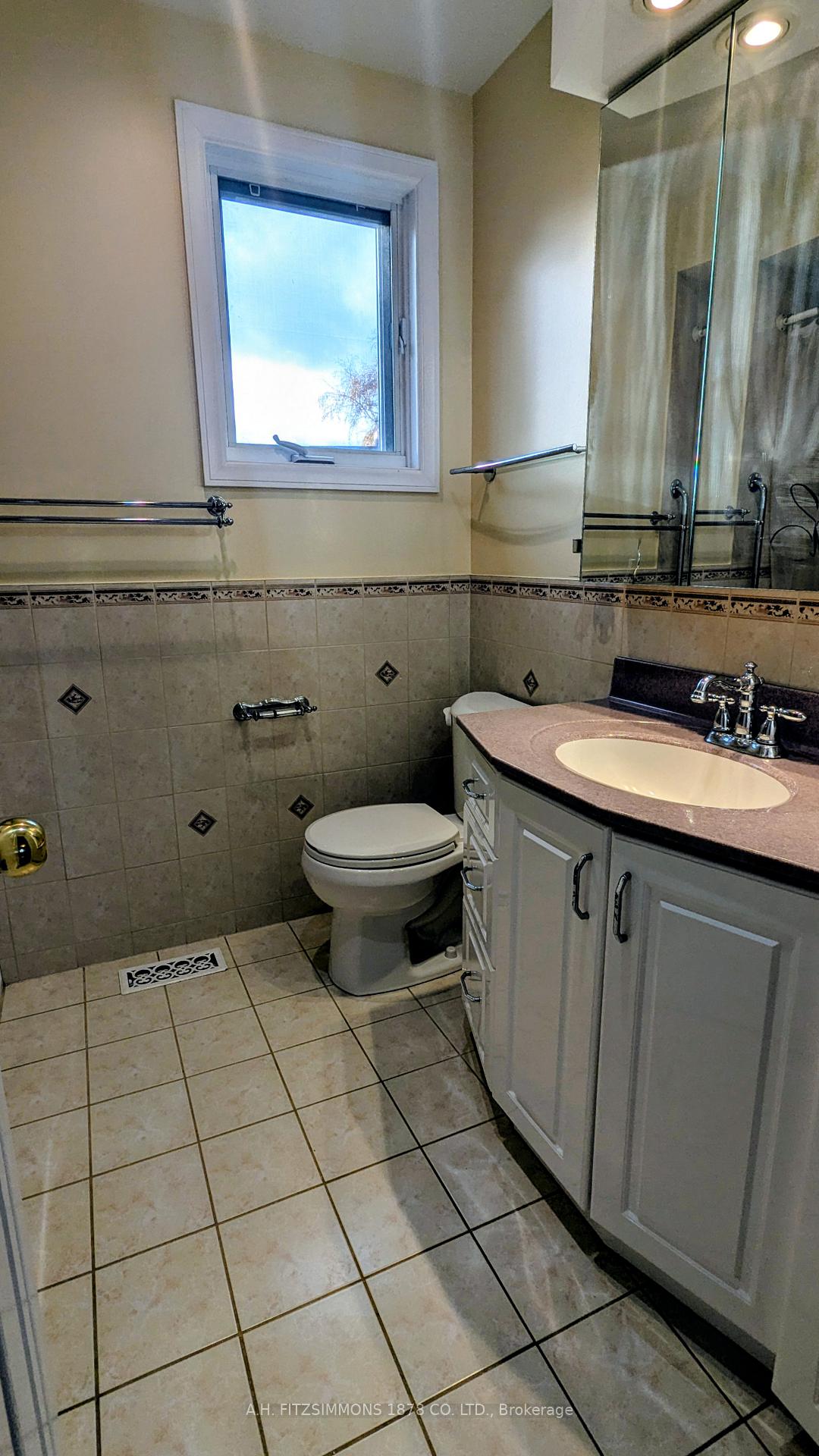Photo 14 of 6 Pattermead Crescent, Ottawa, Hunt Club/Western Community — HOMEH