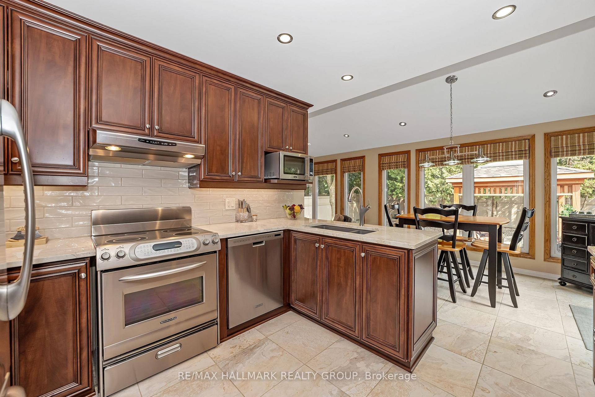 Photo 10 of 41 Claudet Crescent, Ottawa, Hunt Club Park — HOMEH