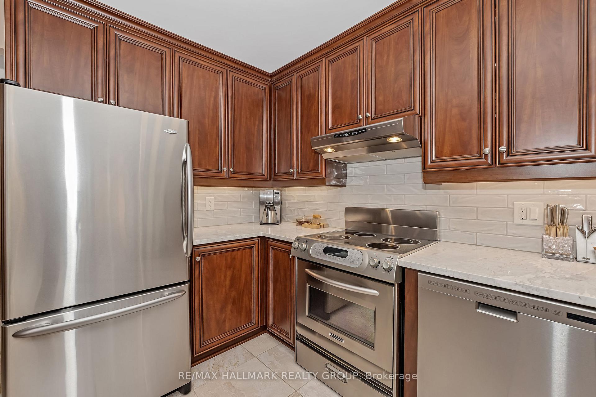 Photo 12 of 41 Claudet Crescent, Ottawa, Hunt Club Park — HOMEH