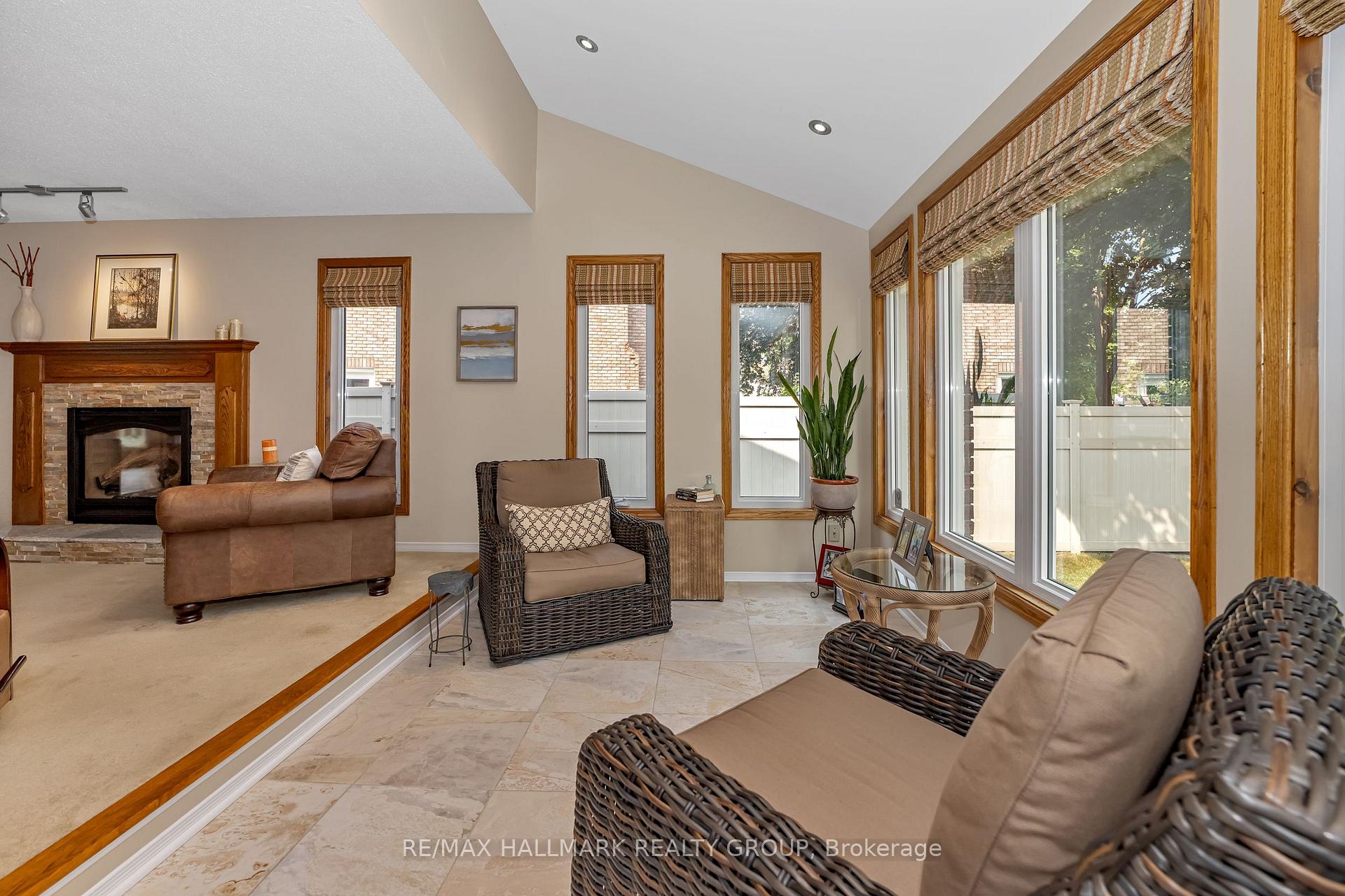 Photo 17 of 41 Claudet Crescent, Ottawa, Hunt Club Park — HOMEH