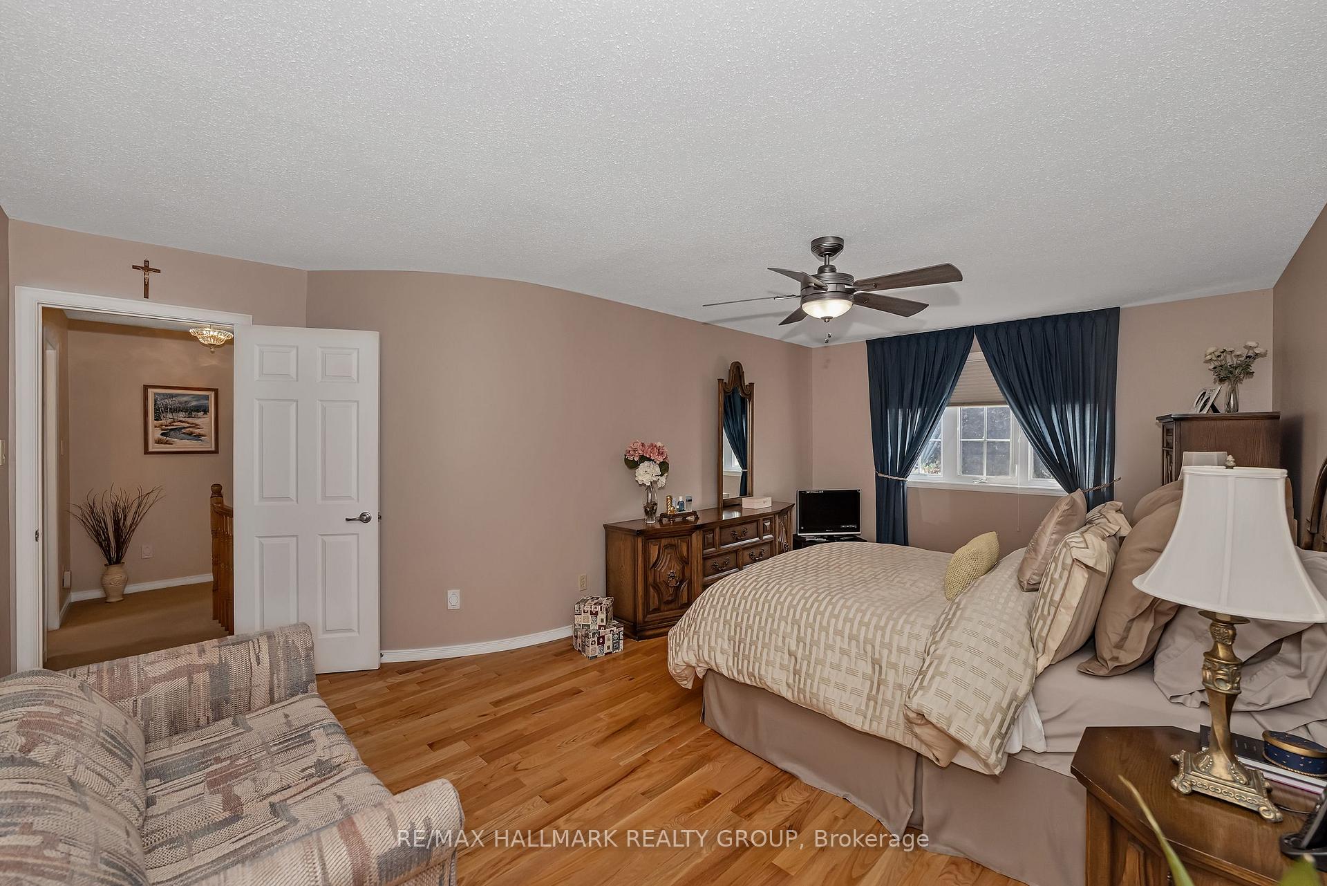 Photo 20 of 41 Claudet Crescent, Ottawa, Hunt Club Park — HOMEH
