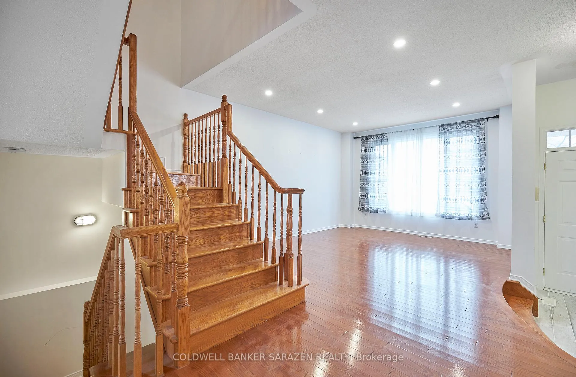 Photo 7 of 198 Annapolis Circle, Ottawa, Hunt Club — HOMEH