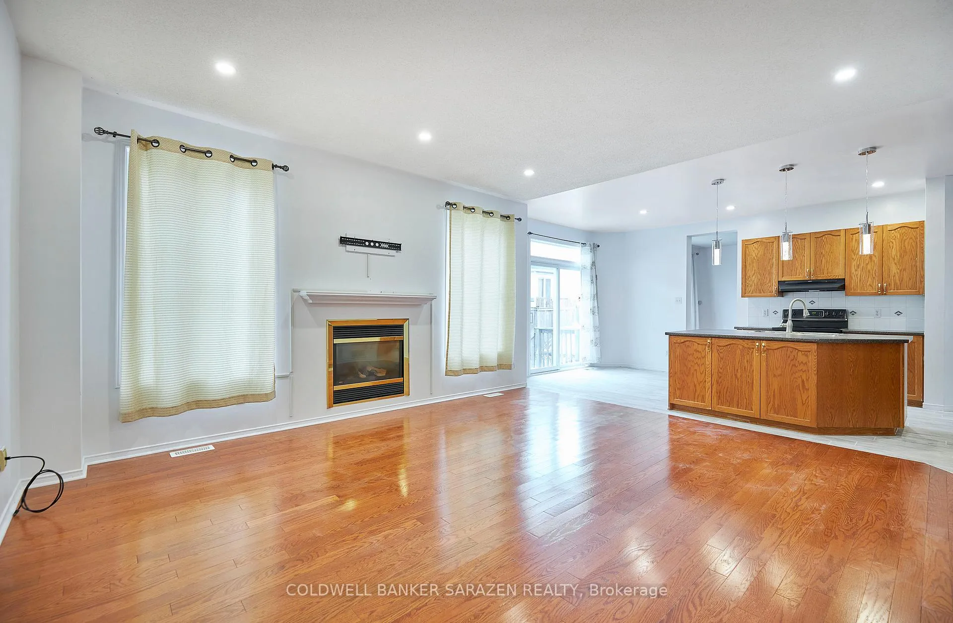 Photo 12 of 198 Annapolis Circle, Ottawa, Hunt Club — HOMEH