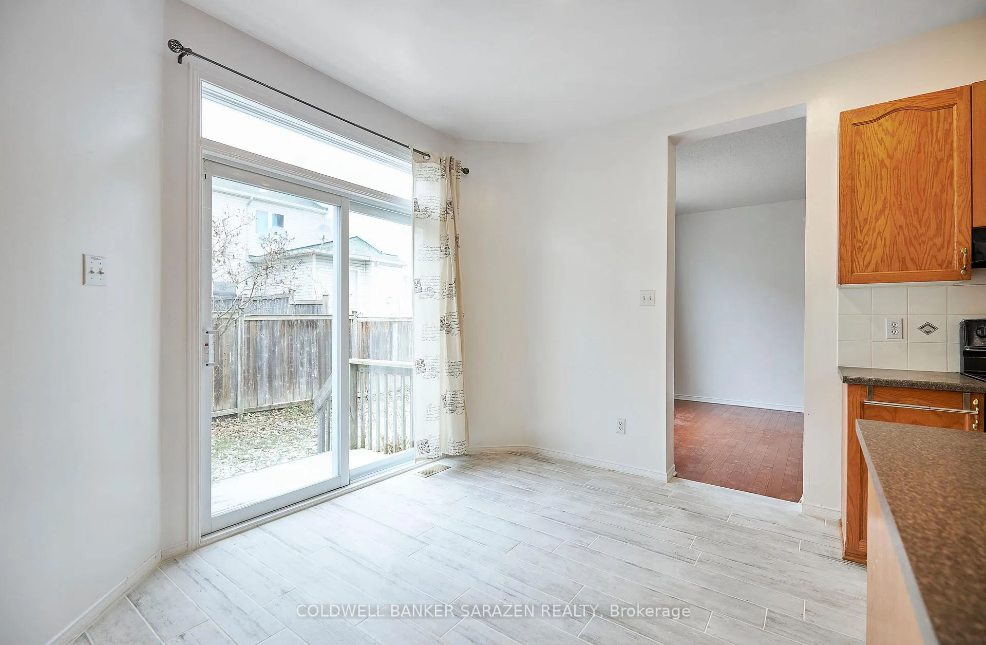 Photo 13 of 198 Annapolis Circle, Ottawa, Hunt Club — HOMEH