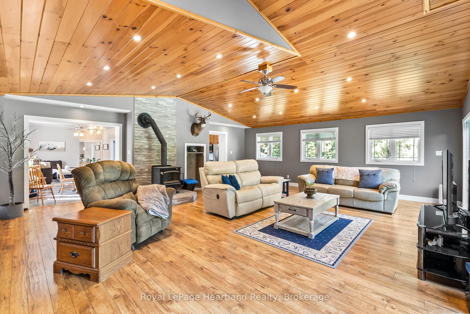 Photo 12 of 1043 Queen Street, Howick — HOMEH
