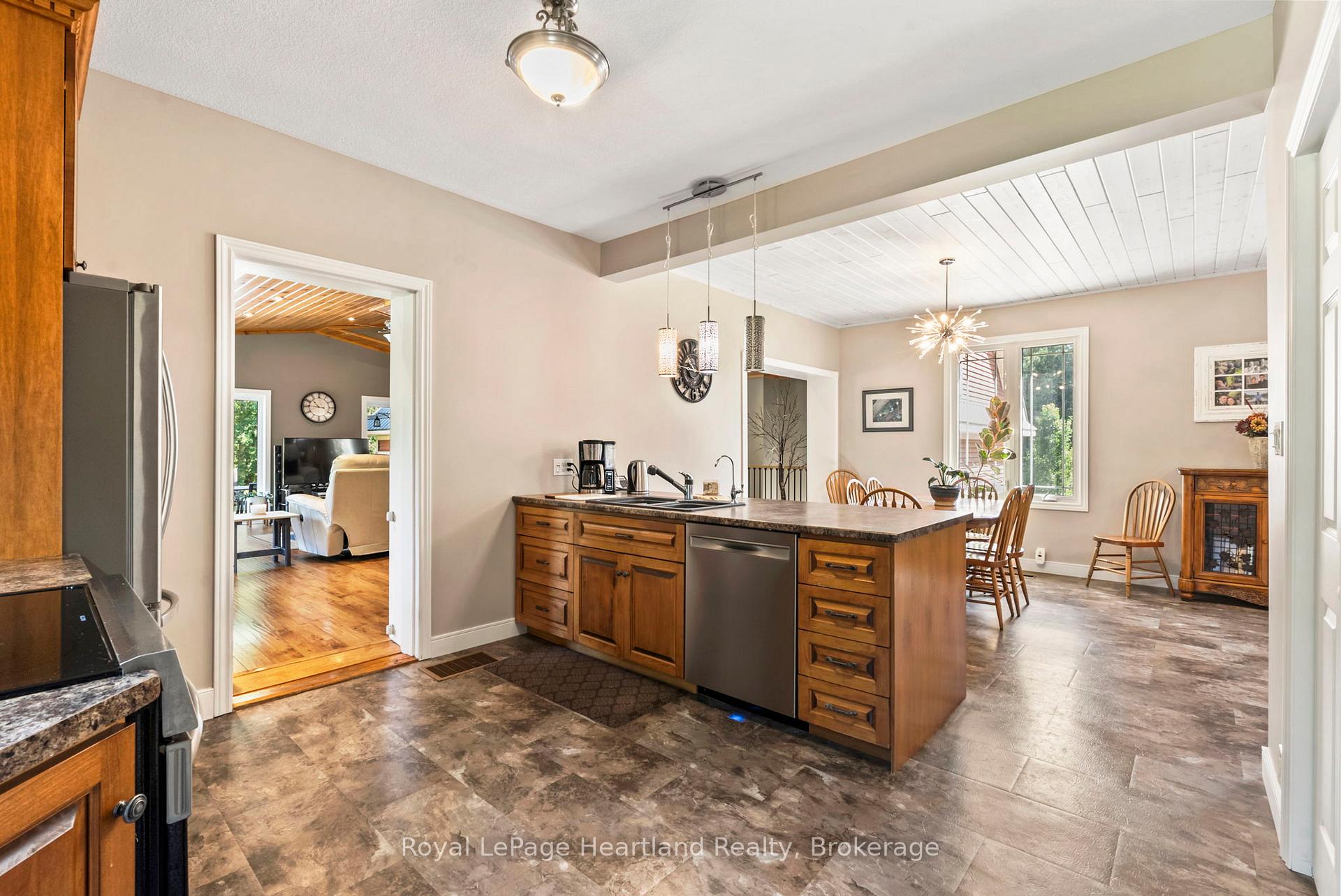 Photo 19 of 1043 Queen Street, Howick — HOMEH