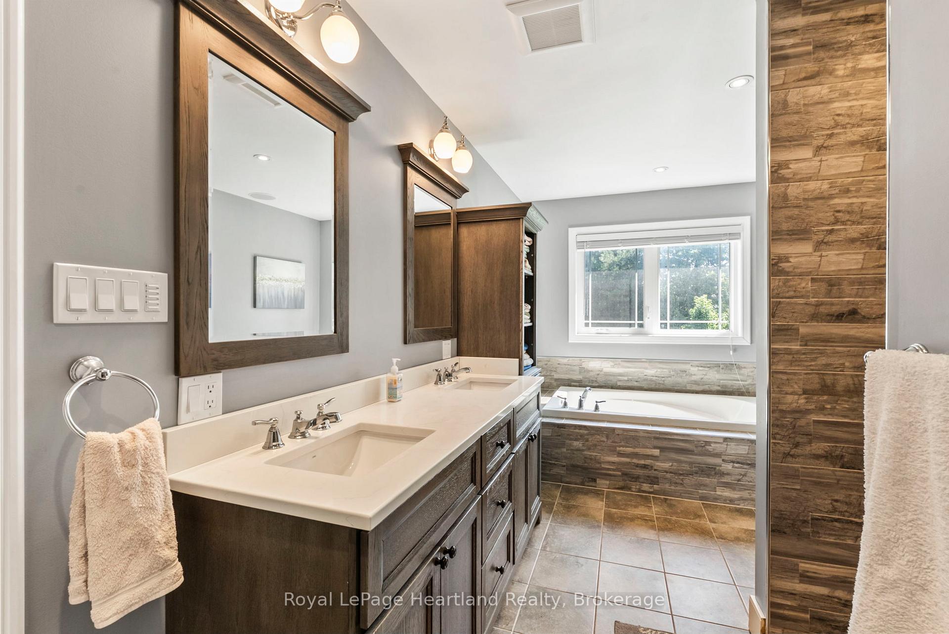 Photo 31 of 1043 Queen Street, Howick — HOMEH