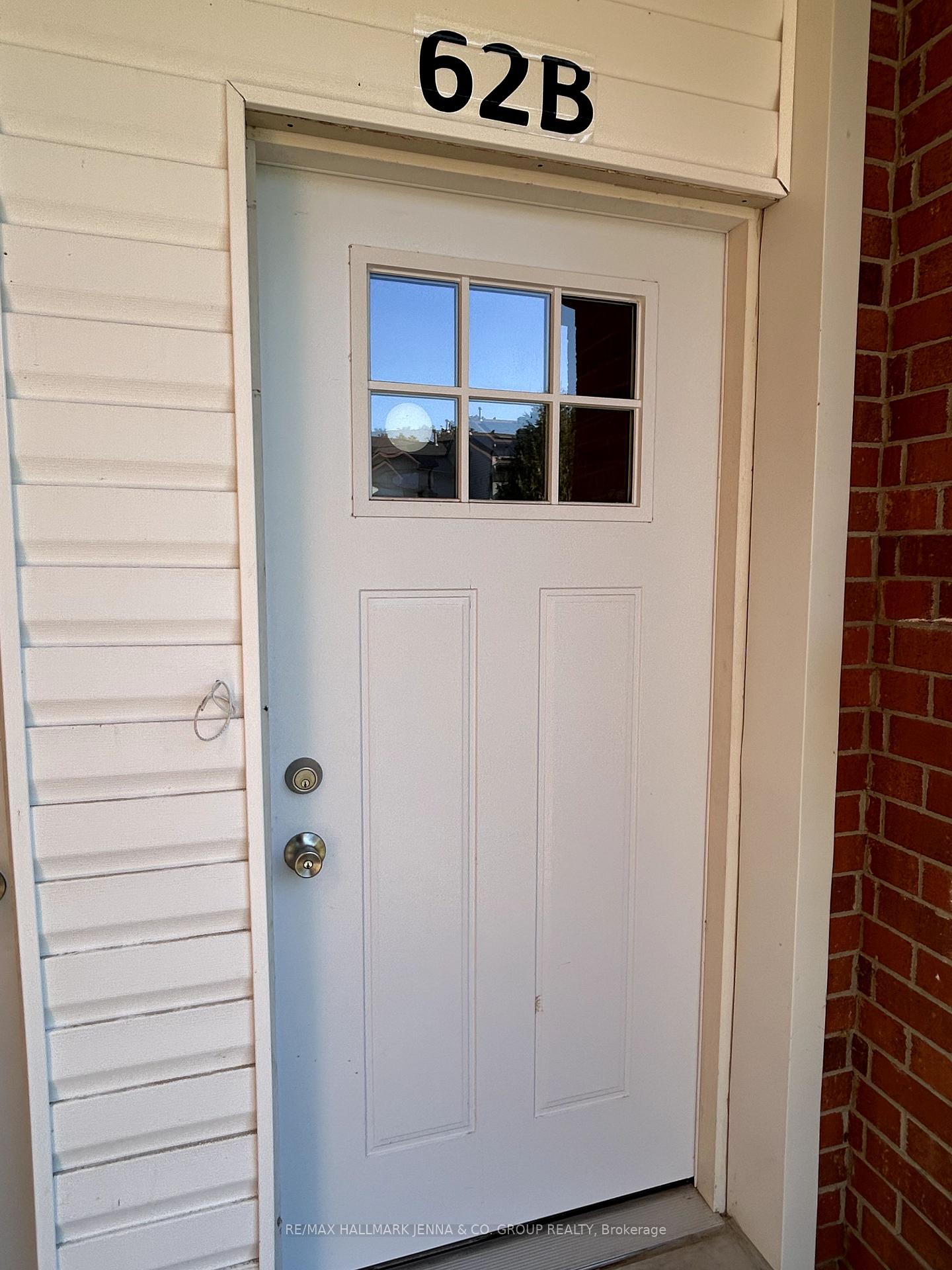 Photo 2 of Unit B, 62 Greenboro Crescent, Ottawa, Hunt Club Park/Greenboro — HOMEH