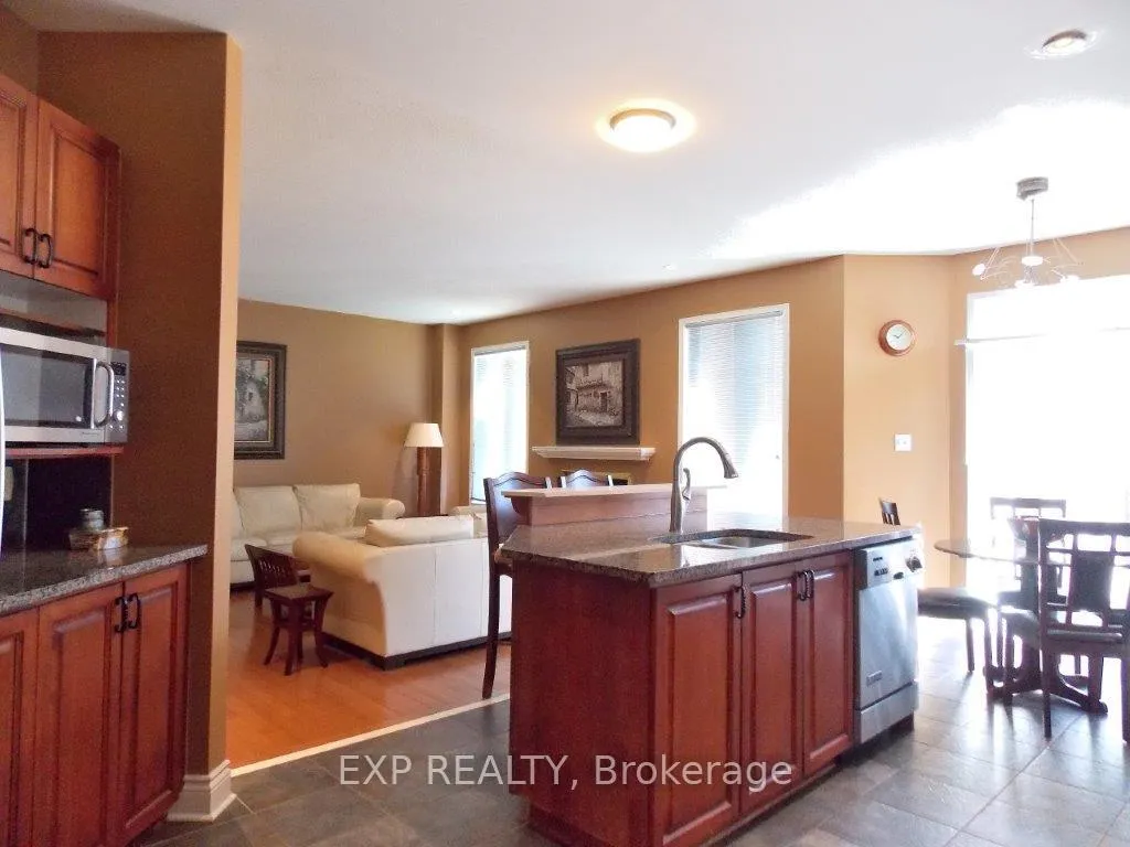 Photo 6 of 129 Annapolis Circle, Ottawa, Hunt Club — HOMEH