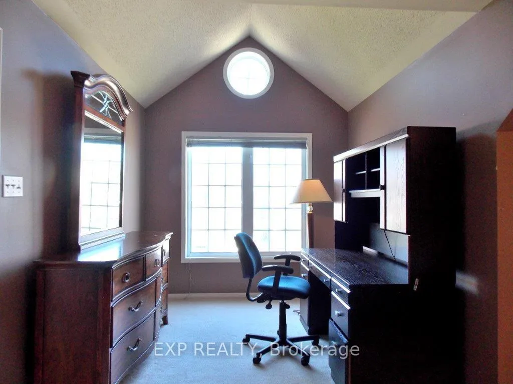 Photo 12 of 129 Annapolis Circle, Ottawa, Hunt Club — HOMEH
