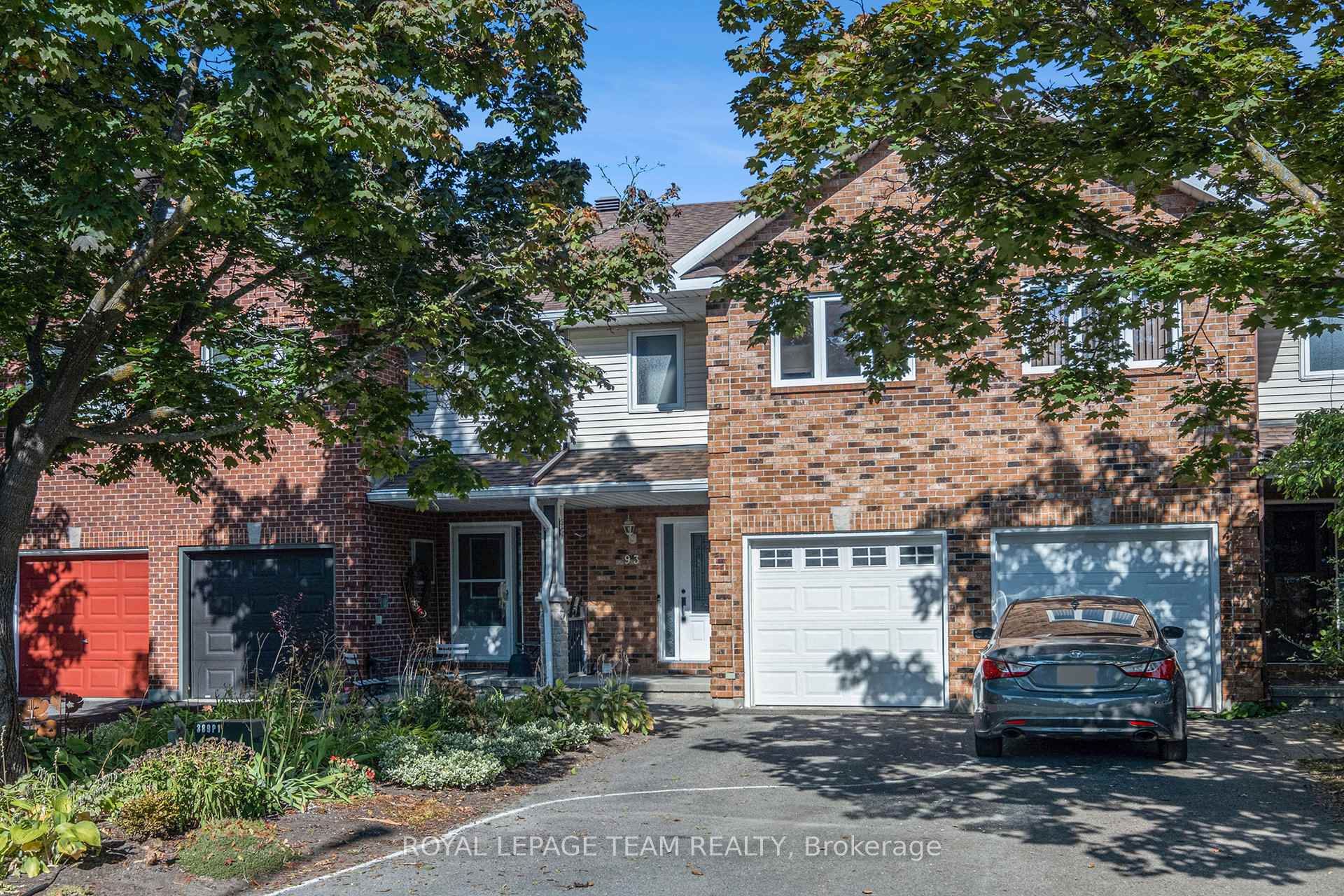 Front of 93 Royal Oak Court