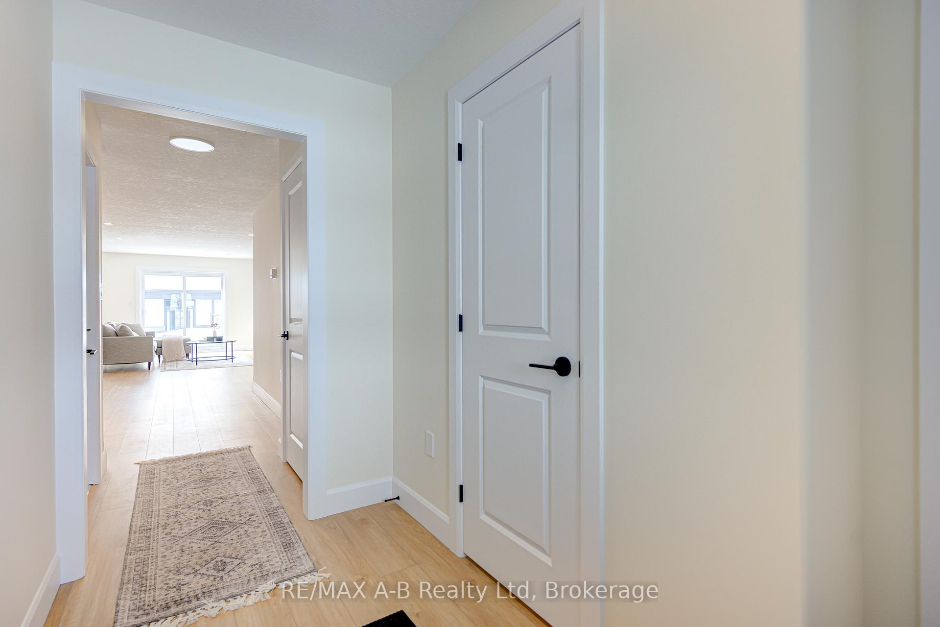 Photo 4 of 18 Linda Drive, Huron East, Seaforth — HOMEH