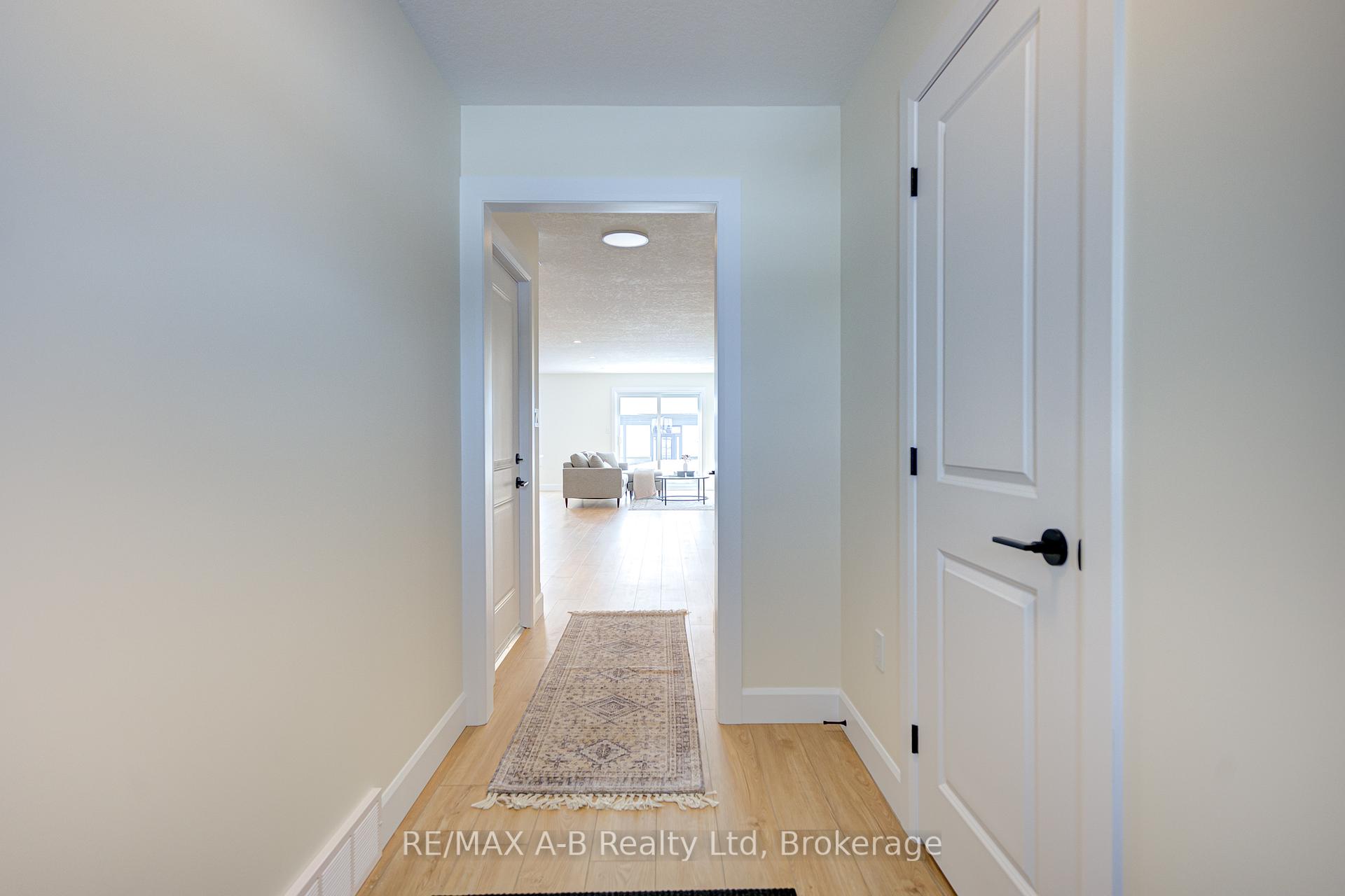 Photo 5 of 18 Linda Drive, Huron East, Seaforth — HOMEH