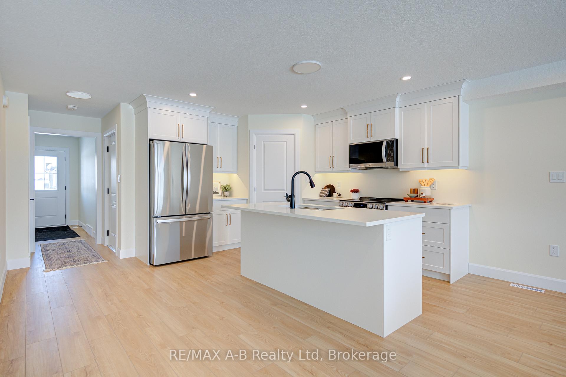 Photo 7 of 18 Linda Drive, Huron East, Seaforth — HOMEH