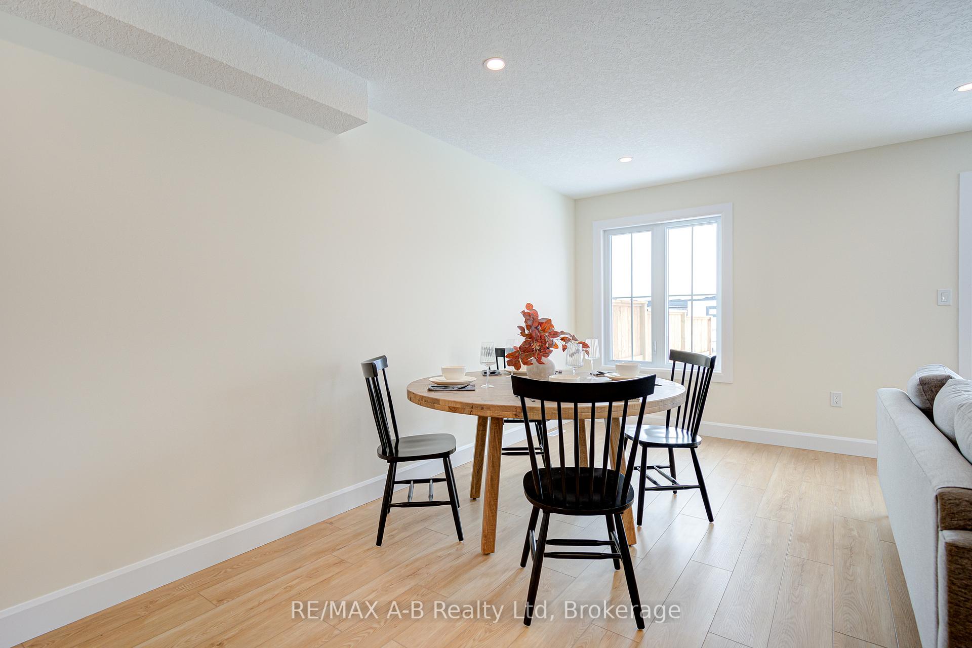 Photo 18 of 18 Linda Drive, Huron East, Seaforth — HOMEH