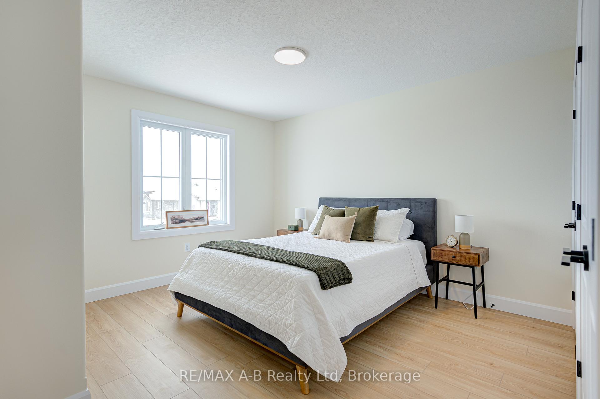 Photo 27 of 18 Linda Drive, Huron East, Seaforth — HOMEH